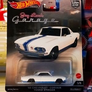 Hot Wheels Premium '66 Chevrolet Corvair Yenko Stinger, 1:64, White + Bl…